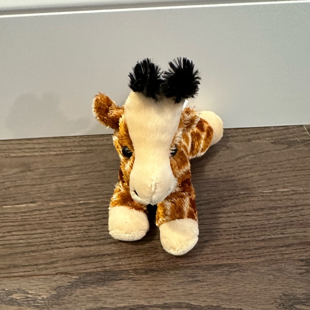 Aurora Gigi Giraffe 8" Stuffed Animal Toy